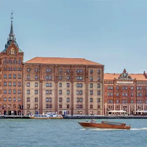 Hilton Molino Stucky Otel