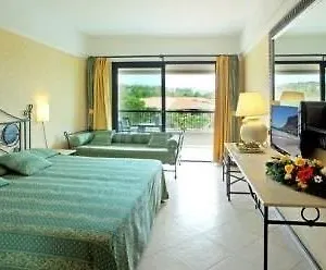 **** Szálloda Fiesta Athenee Palace Olaszország