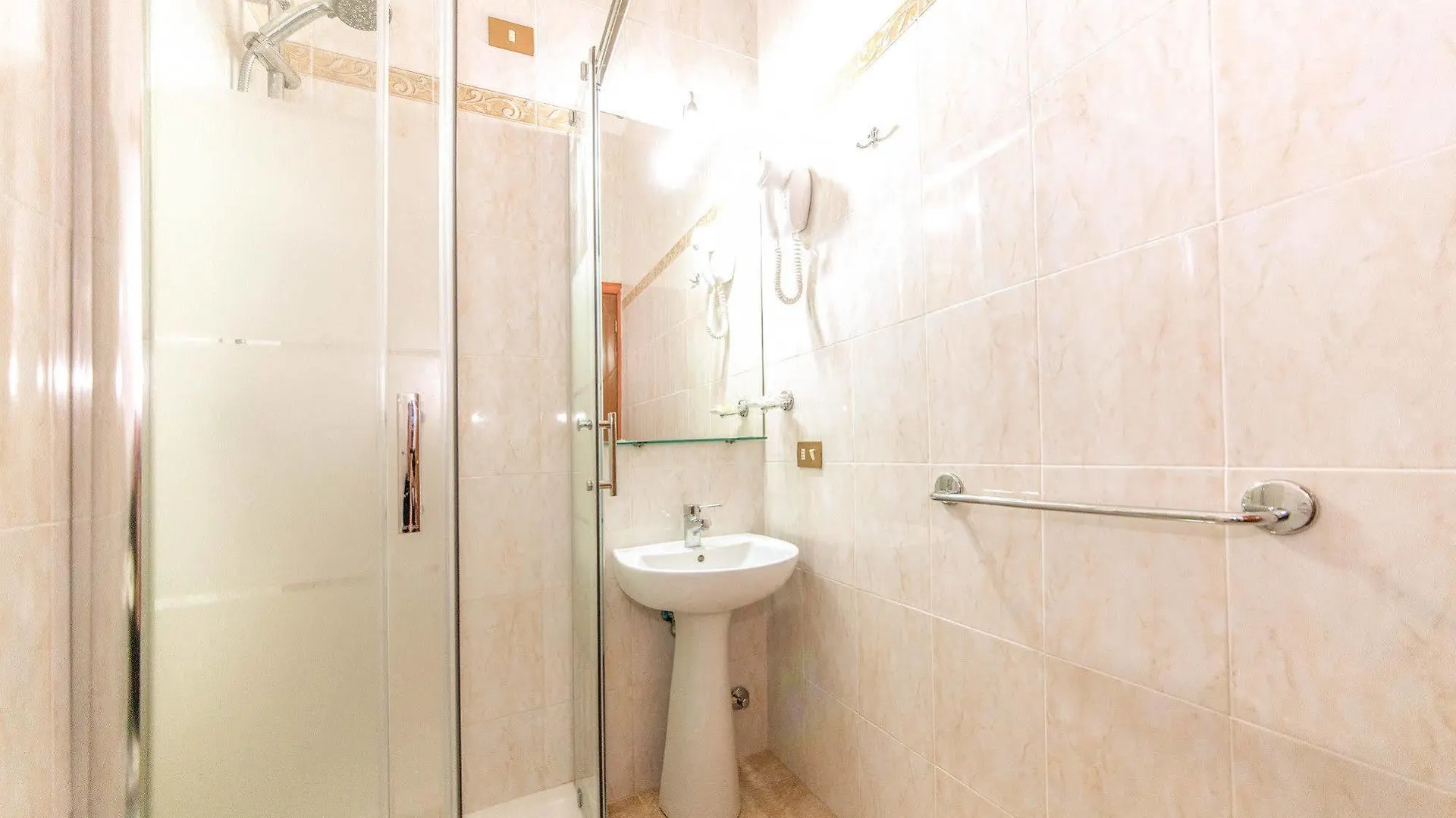 Downtown Accommodation Рим 2*,
