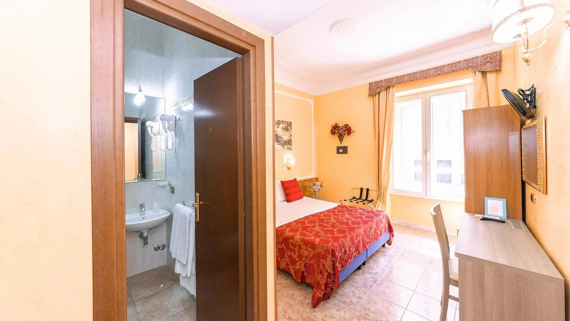 Downtown Accommodation Рим Гостевой дом